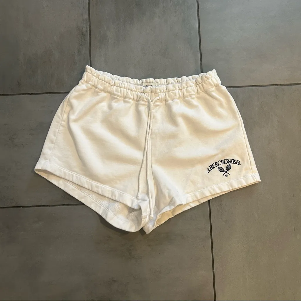 Abercrombie and Fitch Cotten-Blend Soft AF Collection Tennis Racket Shorts - Image 2