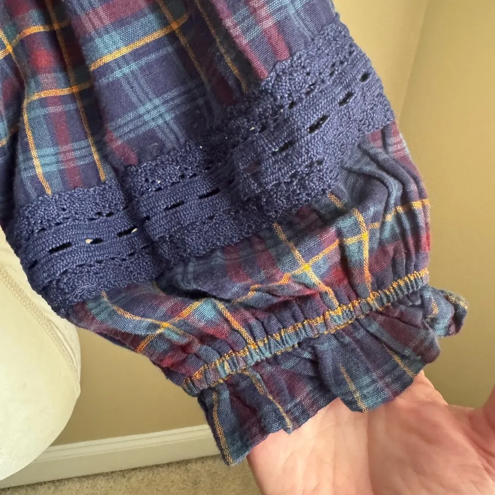 NWT American Eagle Lace Puff Sleeve Cropped Peasant Top - Image 6