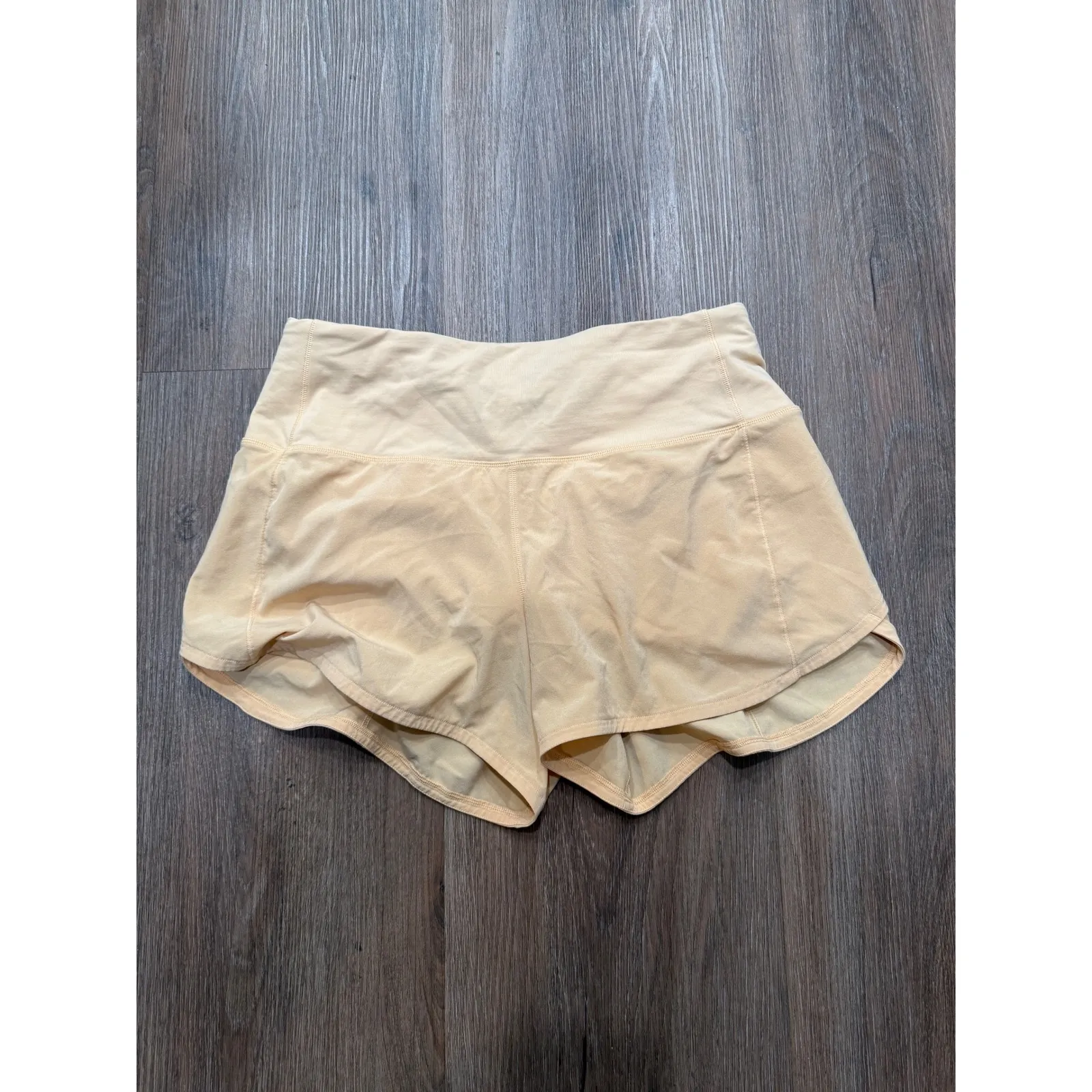 Lululemon Speed Up Shorts Women Peach Tan Lightweight Zipper Pocket Size 6 - Image 3