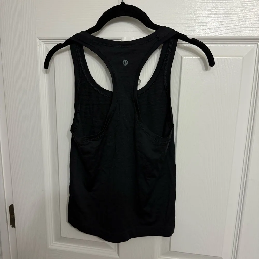 Swiftly Tech Racerback Tank Top 2.0
*Waist Length - Image 5