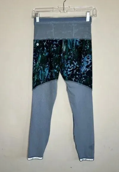 Athletica Running In The City 7/8 Leggings Size 4 - Image 9