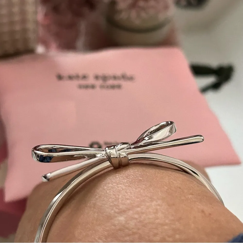 kate spade Silver Bow Bangle NWT - Image 4