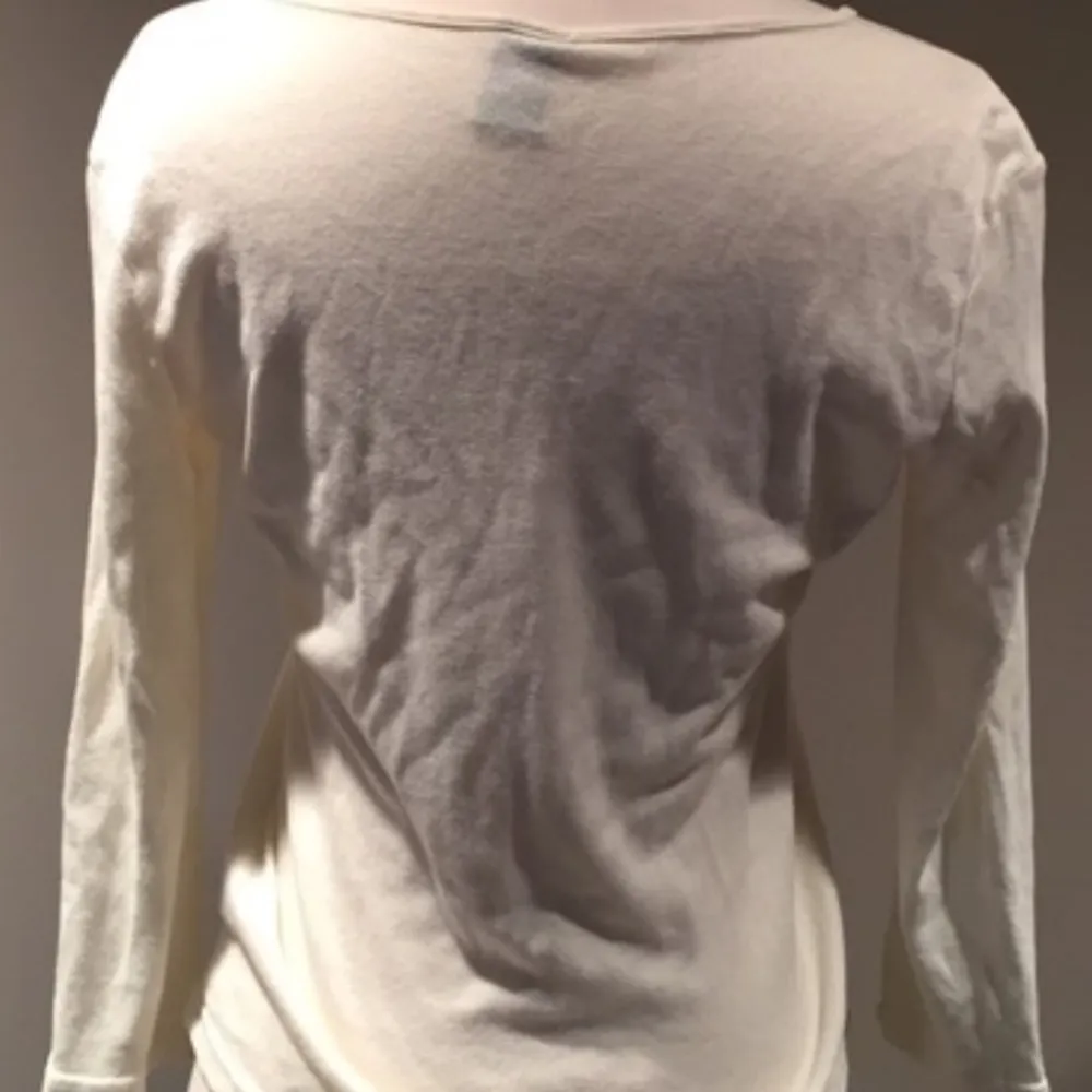 Off white color v-neck long sleeve top - Image 4