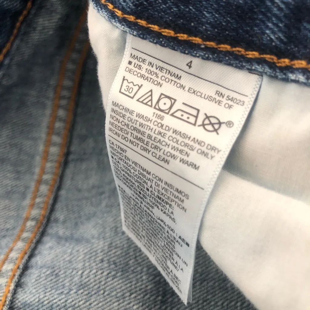 Old Navy Boyfriend Cut-Off  Jean Shorts Distressed Medium Wash Mid Rise - Image 8