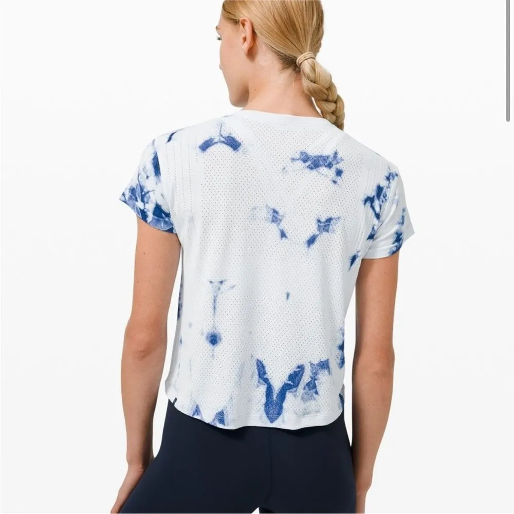Lululemon Athletica Train to Be Short Sleeve Tee Shibori Tie Dye Regatta Blue S - Image 2