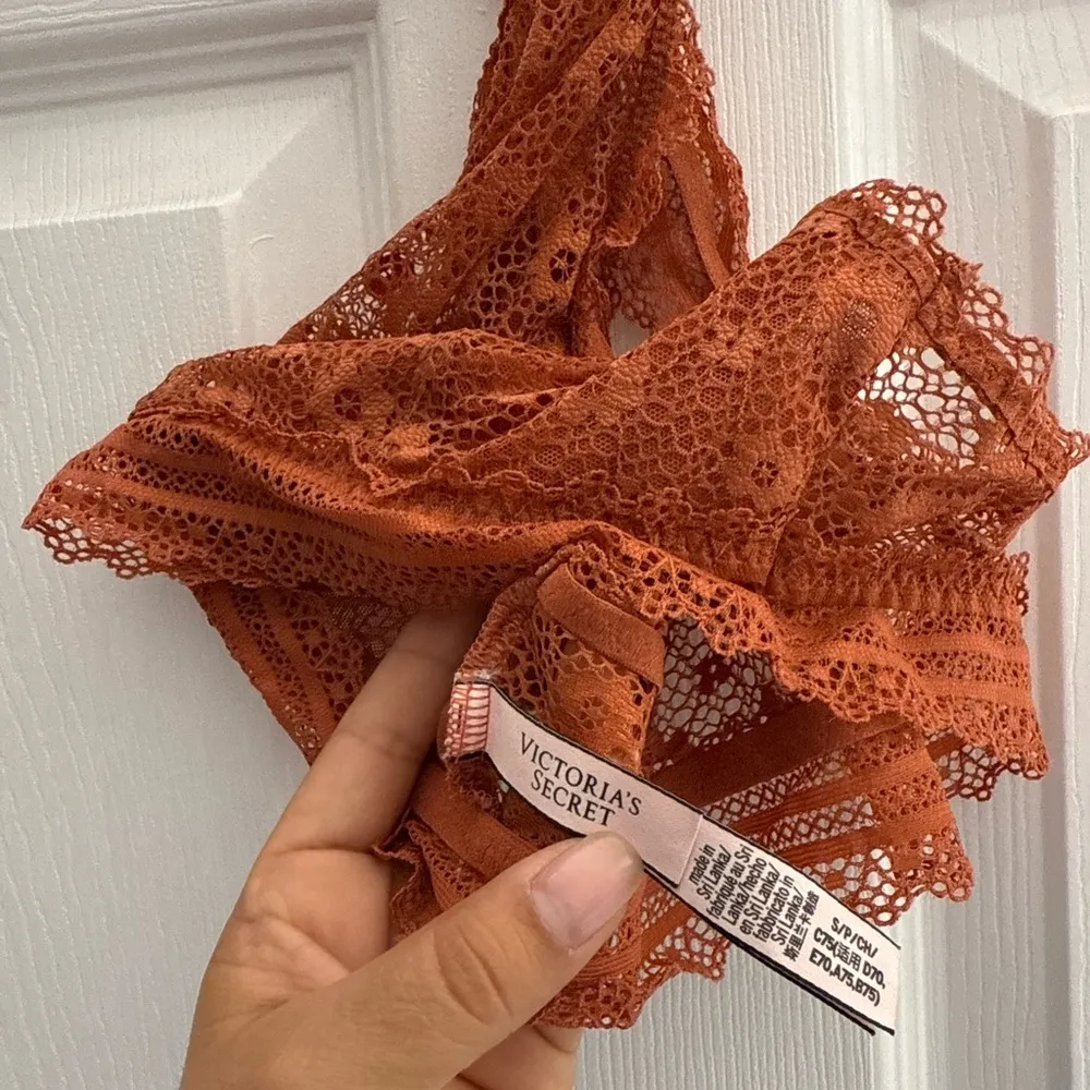 Victoria Secret Bralette Bra High Neck Daisy Lace Underwire Racerback size S - Image 7