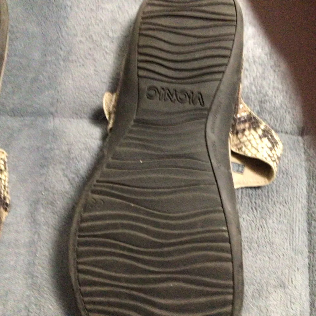 Vionic Tan and Brown Sandals with Animal Print. Excellent Condition - Image 2