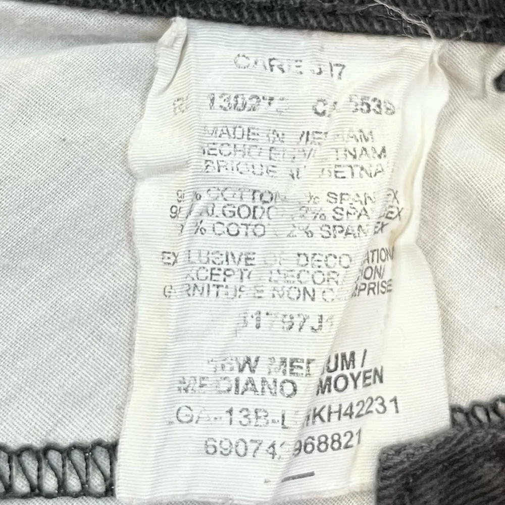 LEE Women’s Classic Fit Black Denim Jean Capri Plus Size 16W Medium - Image 8