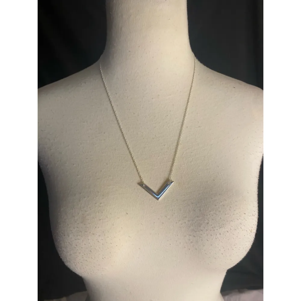 Minimalist Silver Chevron V-Bar Necklace Geometric Pendant Dainty Chain - Image 2