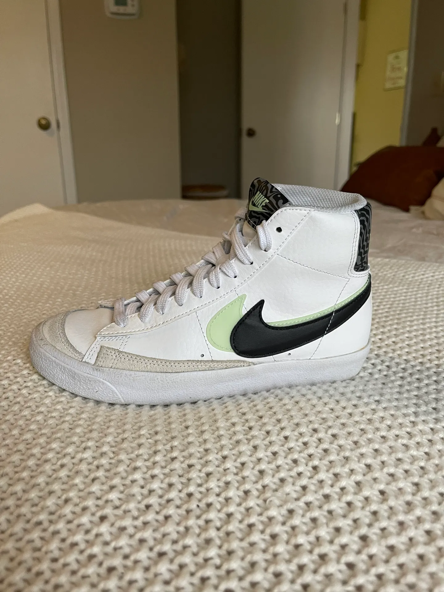 Nike Blazer Mid '77 SE Double Swoosh - Image 2