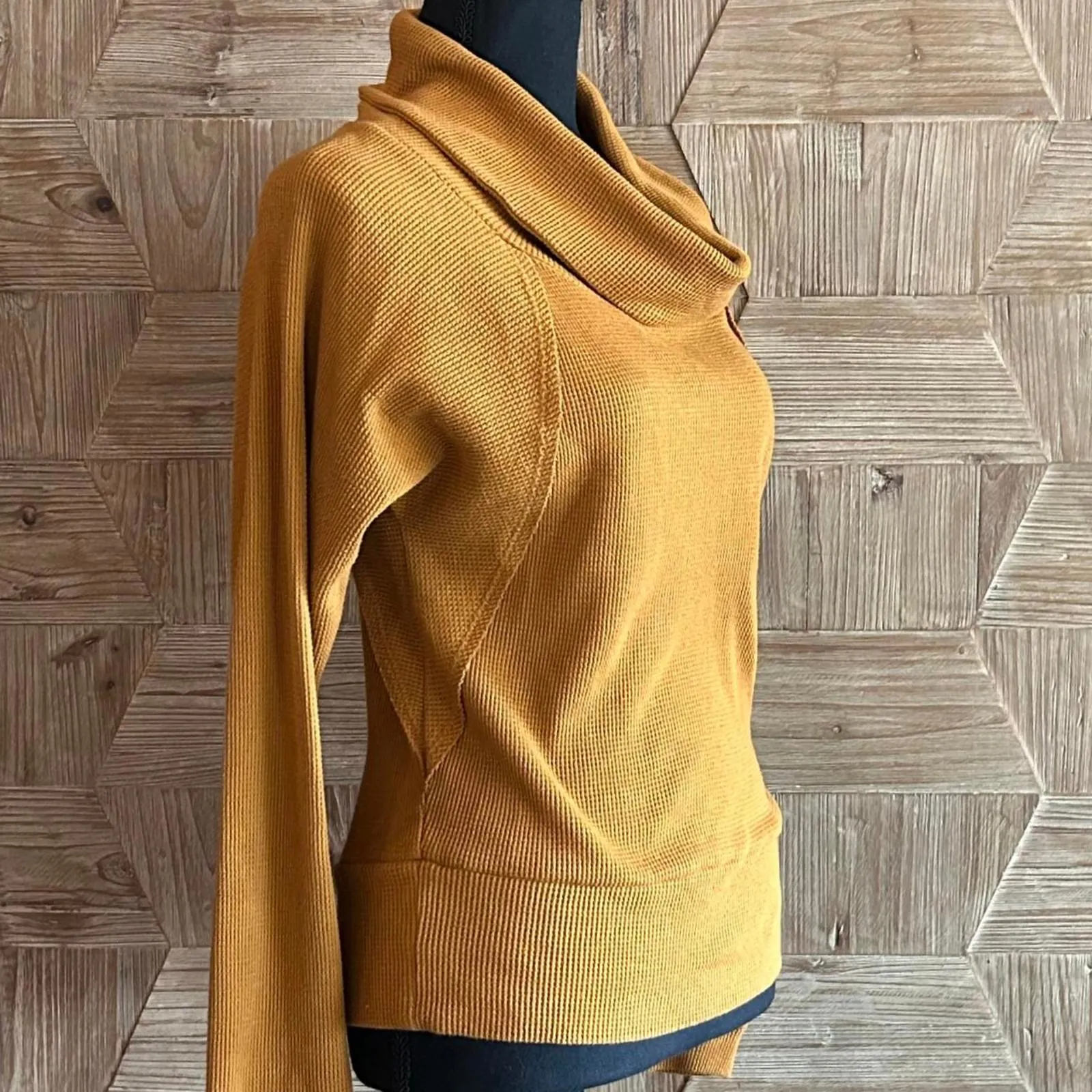 Pilcro Anthropologie Womens Mustard Turtleneck Sweater Size XS Cozycore - Image 4