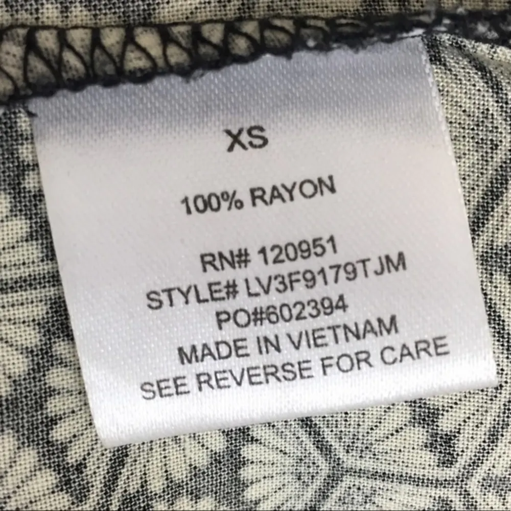 OLIVE & OAK Top - Image 7