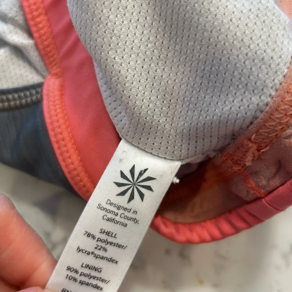 Athleta  Color Block Cut Out Back Sports Bra Size Medium - Image 7