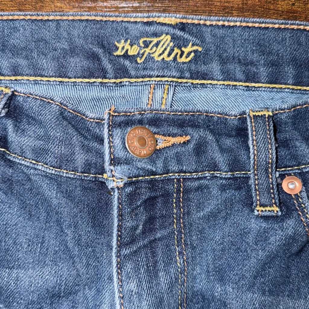 Old Navy Women's Light Blue Boot Cut Jeans Flirt - Image 3