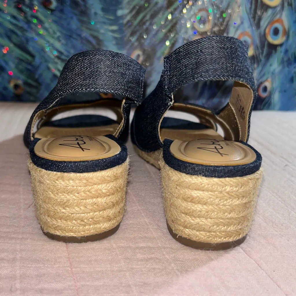 Abella Size 7 Denim Peep Toe Wedges Blue - Image 8