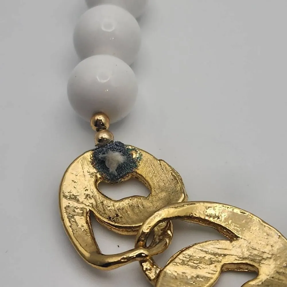 Vintage Trifari Cream, White, & Gold Tone Necklace & Earrings Set - Image 9