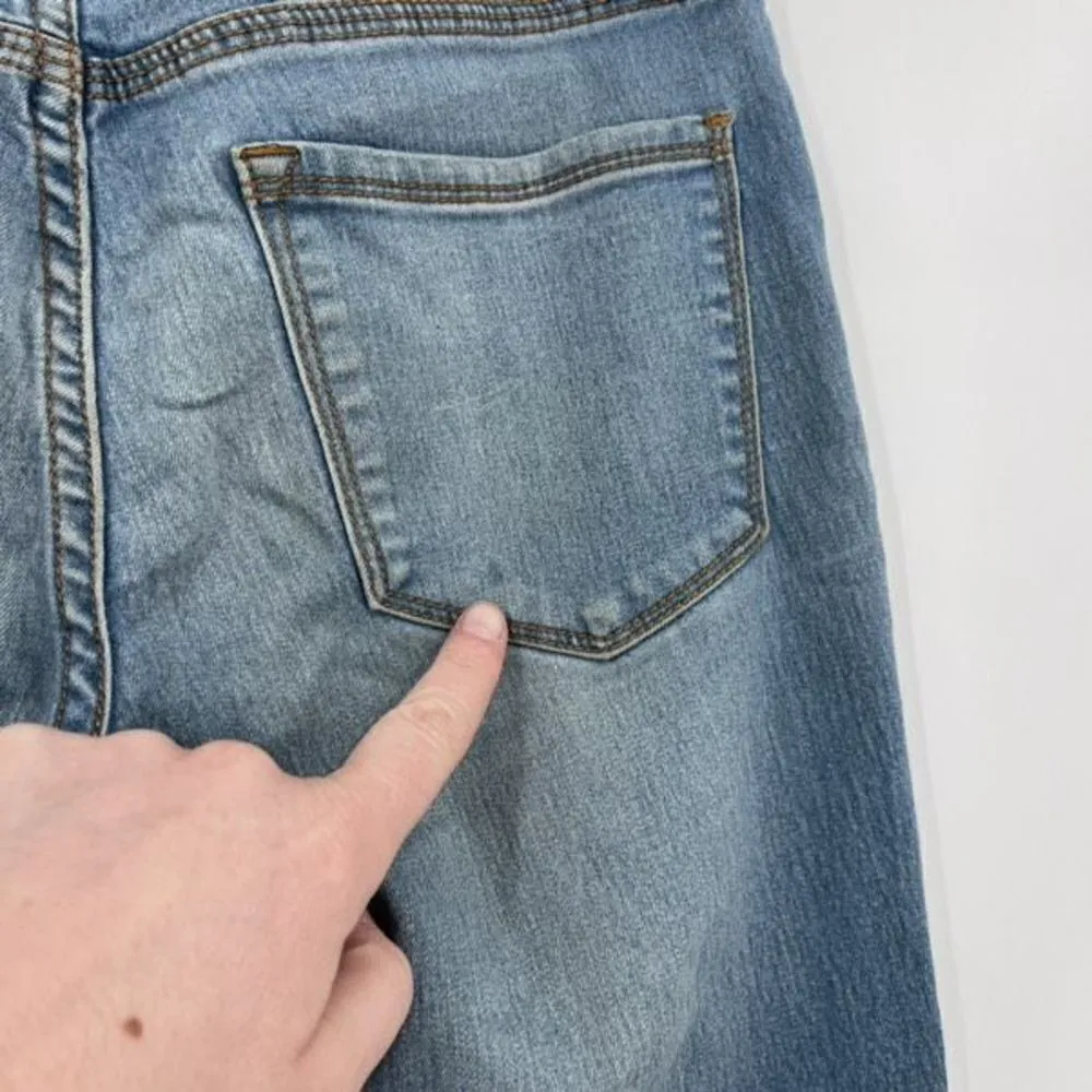 Free People Distressed Jeans‎ Medium Wash Denim Pocket Size 26 ankle destroyed - Image 3