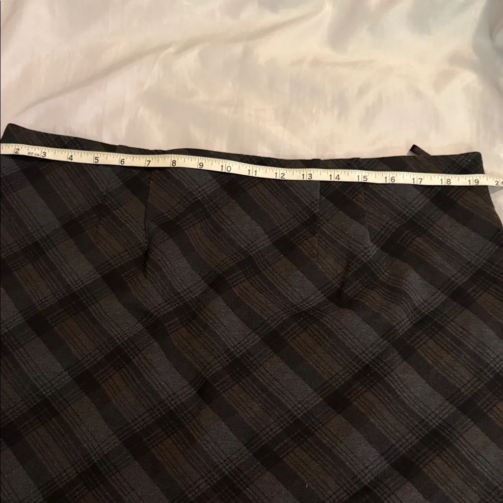 Amanda & Chelsea Black and Brown Plaid Pencil Skirt - Image 4