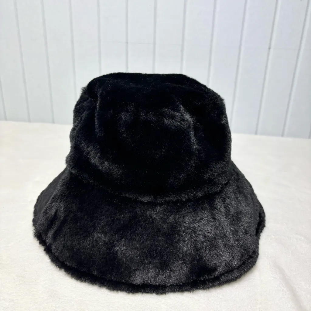 Elegant Black Faux Fur Vegan leather Bucket Hat reversible - Image 3