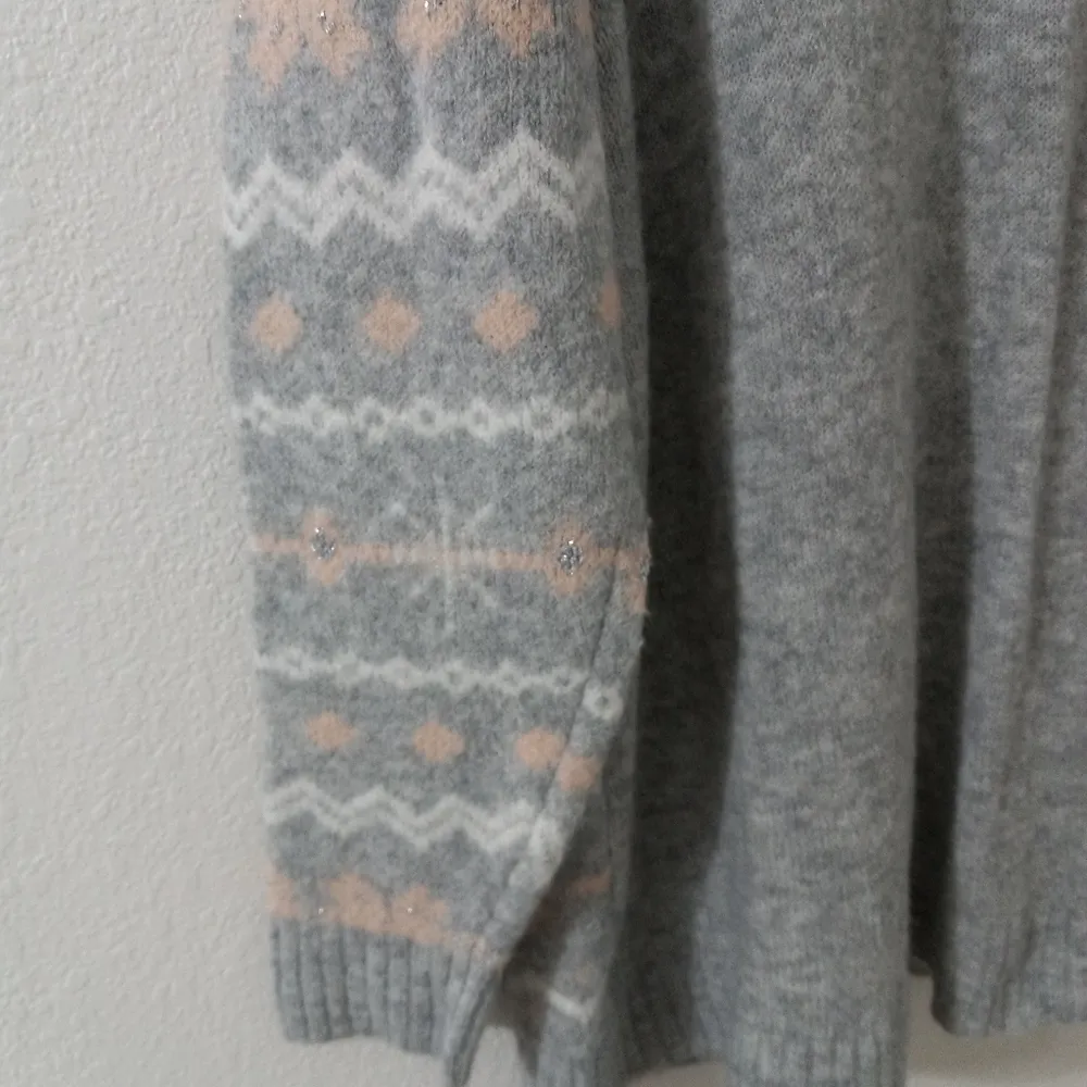 Lane Bryant 18/20 Soft V-'Neck Fair Isle Pullover Sweater in Gray White Peach - Image 3