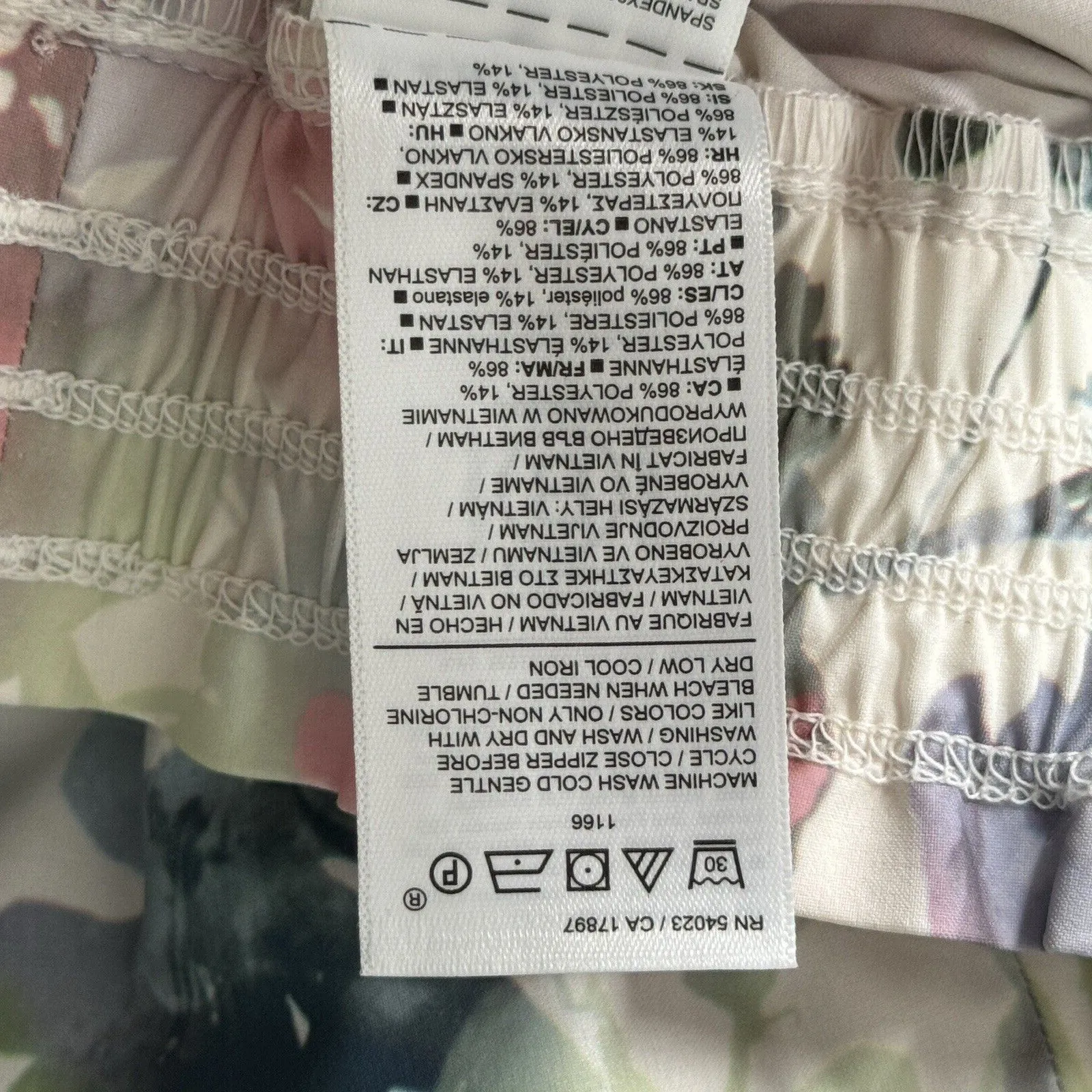 Athleta‎ Shorts Womens Medium Multicolor Floral Savannah Bermuda Colorful Casual - Image 9