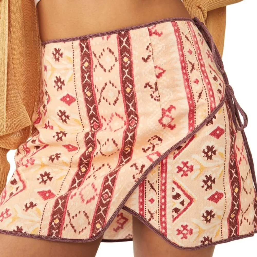 Free People Skirt Beige Aztec Pattern Cleo Printed Wrap Skirt Sz 12 NWT - Image 2