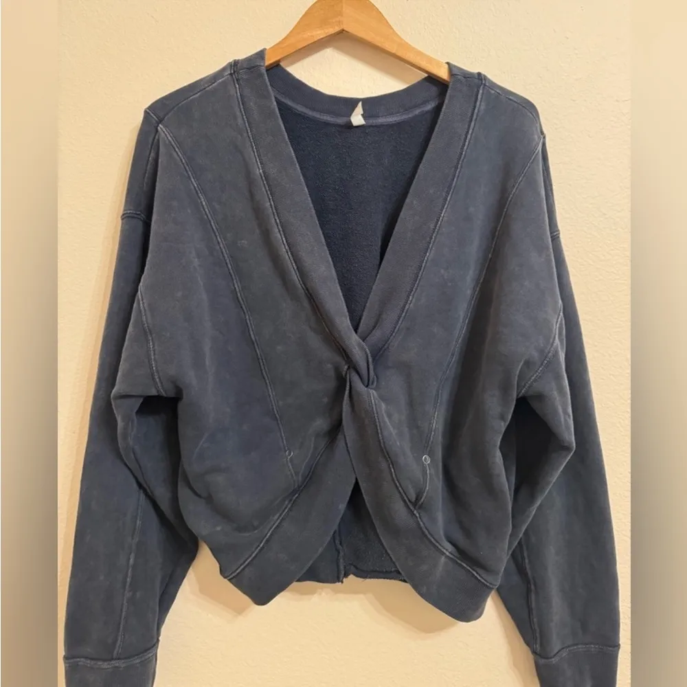 Free People 2024  movement go for gold reversible pullover sweatshirt - Image 12