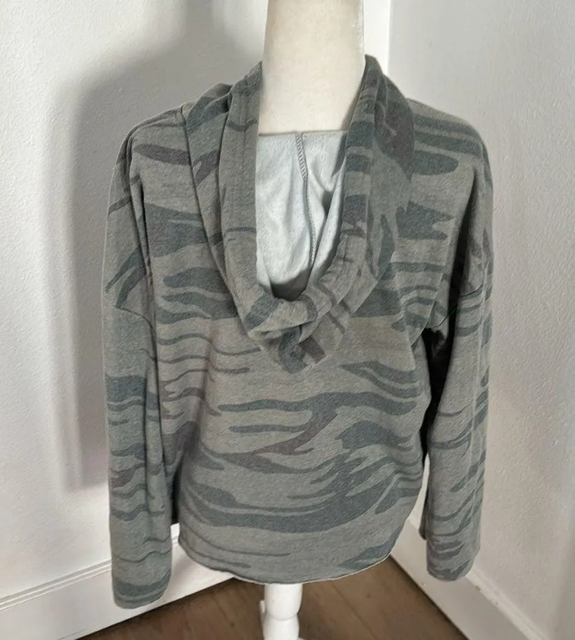 Z Supply Loft Camo Pullover Top Pullover hoodie, Pullover, Casual style - Image 4