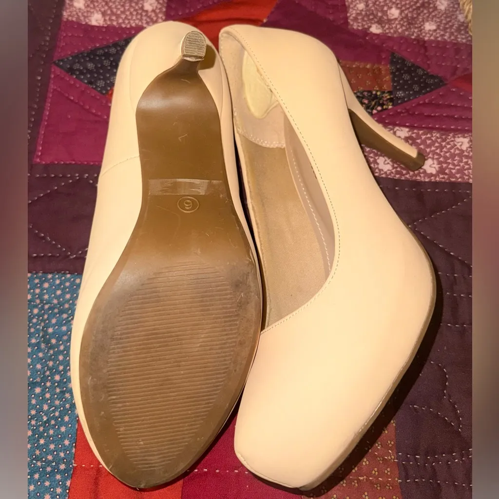 Dream Pairs Tiffany Pumps - Image 5