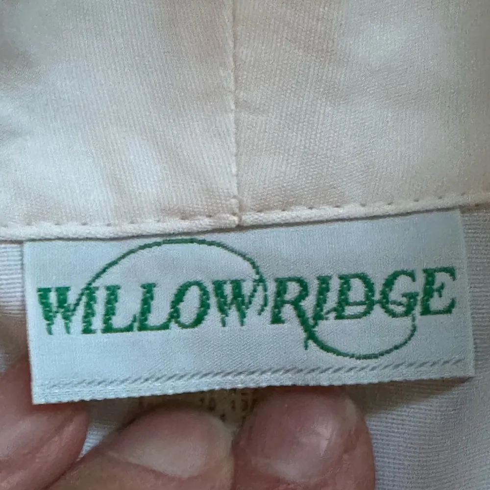 Willow Ridge Vintage Cream Button Down Pointed Hem Gold Buttons Blouse Sz 10 - Image 10