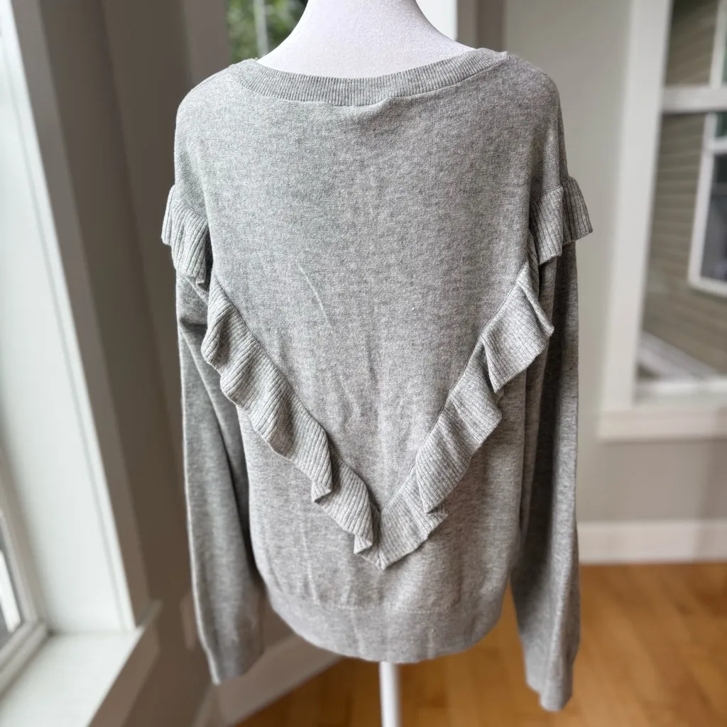 GAP Light Gray Merino Wool Blend Ruffle Detail Crewneck Sweater Size Large - Image 9