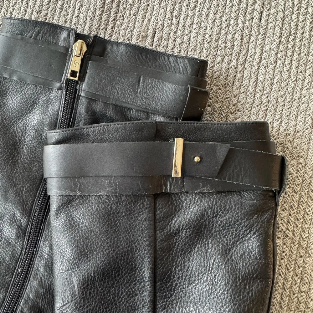 Ann Taylor Black Pebbled Leather Low Heel Tall Riding Boots Goldtone Buckles 6.5 - Image 3