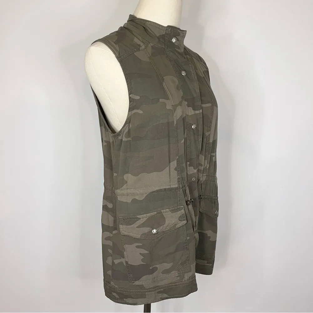 MAURICES Green Camo Rayon Vest Medium - Image 5