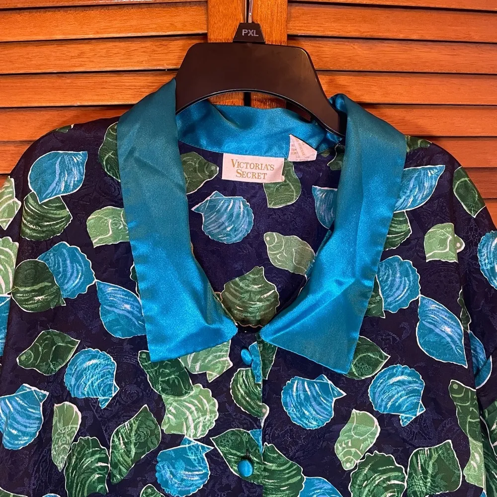 Victoria’s Secret Seashell Vintage Button Down Sleep Silk Shirt Sz S - Image 2