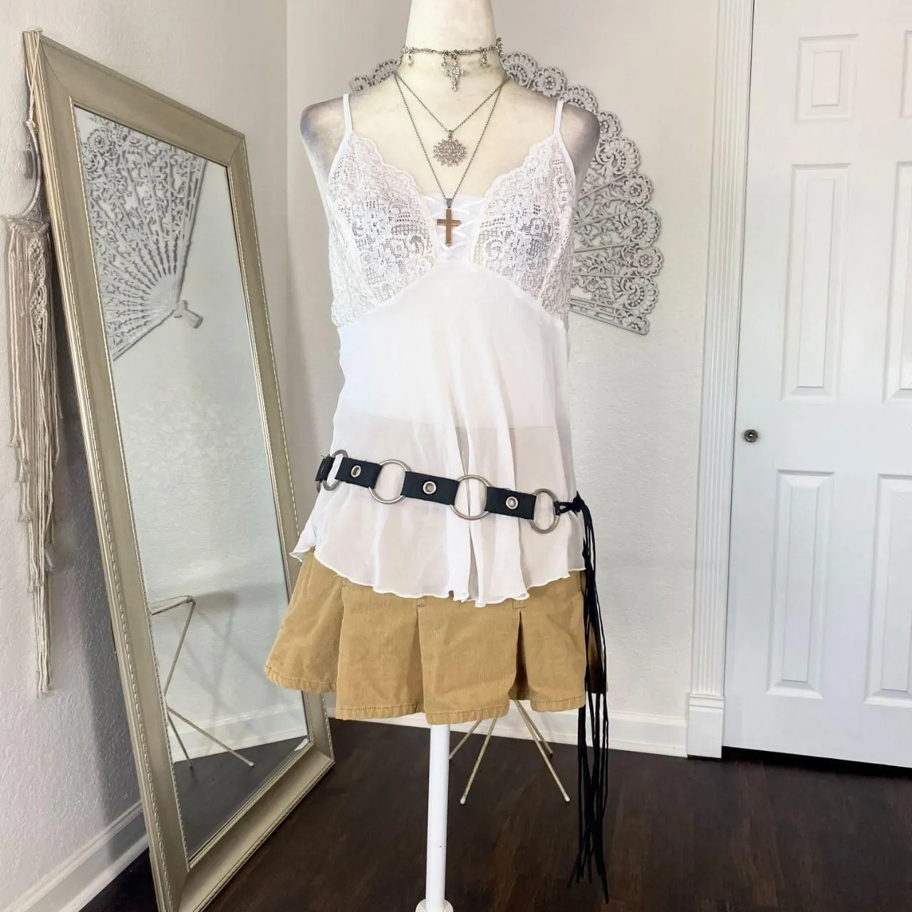 Early 2000's Chunky Black Faux Leather Silver Conch Tassel Waist Belt Adjustable - Image 4