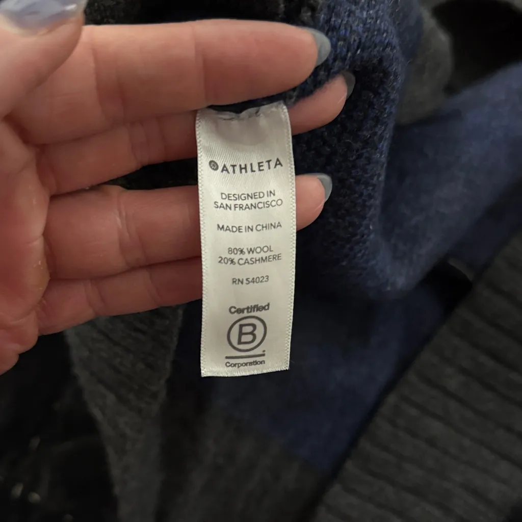 Athleta Gray and Blue Crewneck Sweater - Image 6