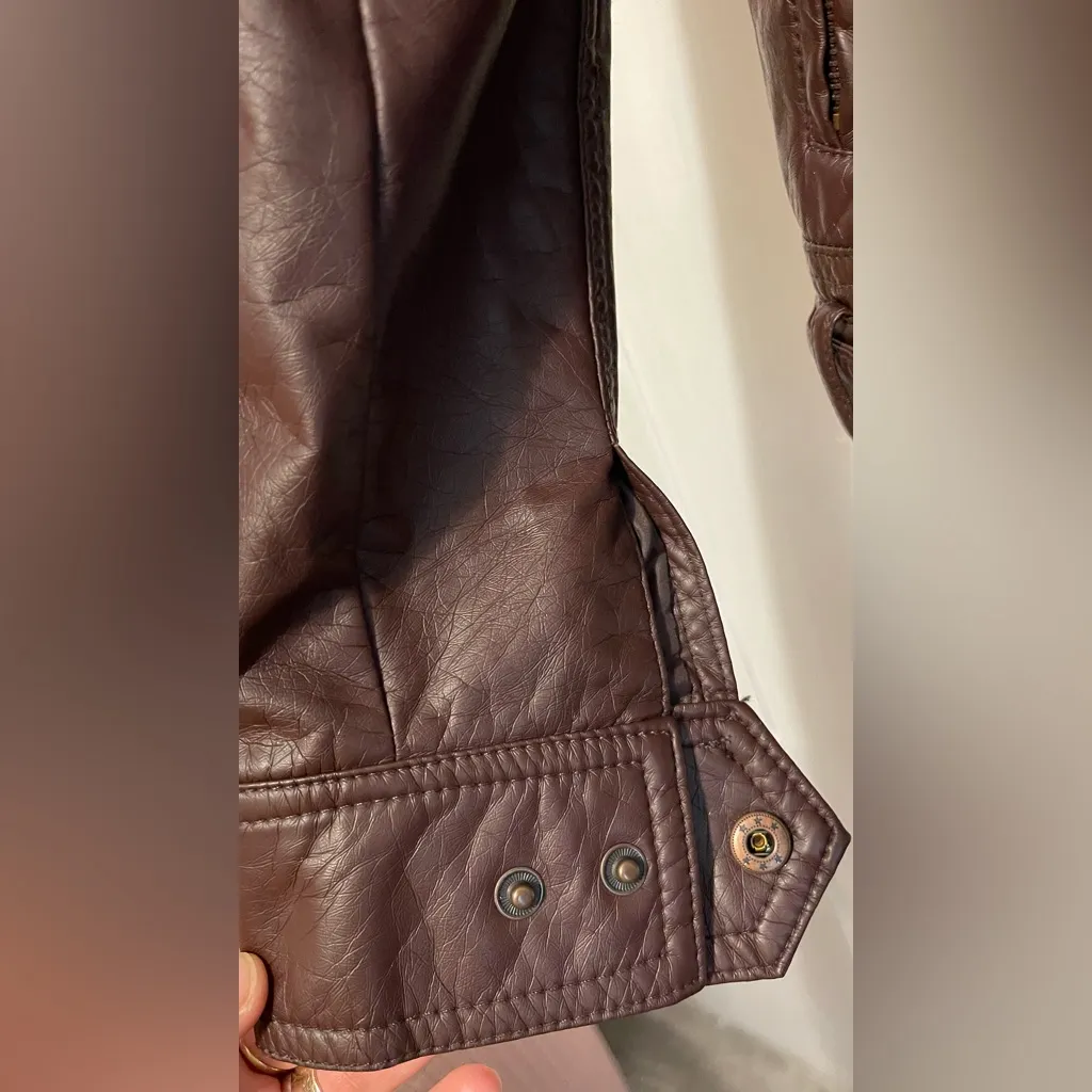 JouJou Juniors Jacket
Vegan Faux Leather Knit Hood Motorcycle Jacket
Size L Brown Size L - Image 5