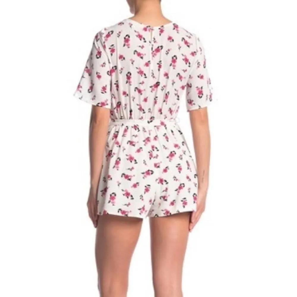 Row A Scalloped Surplice Floral Print Romper White Size XL - Image 2