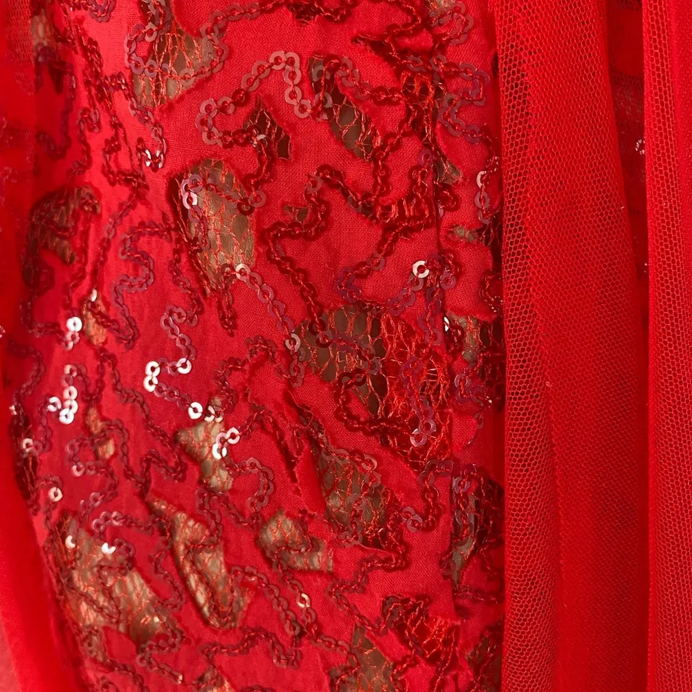 BCBG red strapless Lace, Tulle and Sequin beautiful dress. Great condition - Image 3