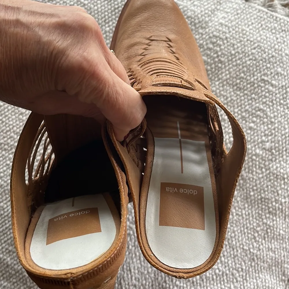 Dolce Vita ankle boots in SZ 6.5 - Image 3