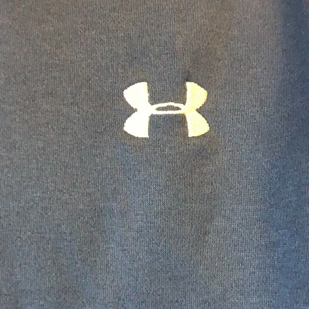 NWT Dark Blue Under Armour Hoodie Small - Image 2
