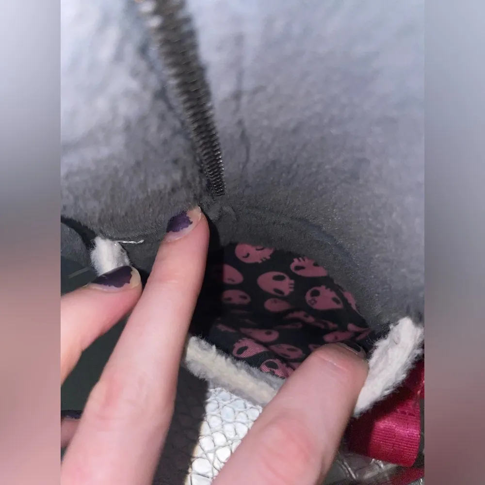 Boxlunch Kuromi  backpack - Image 4