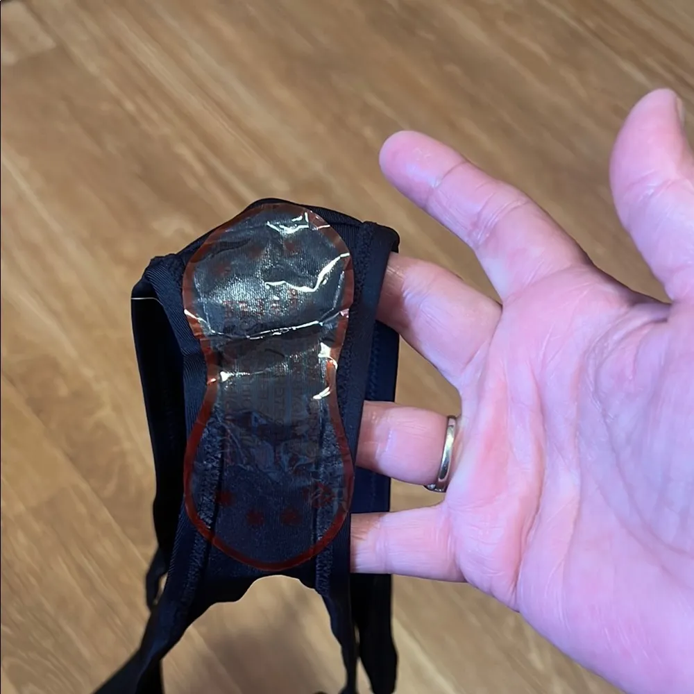 Agent Provocateur Black and Gold Bikini size large new - Image 4