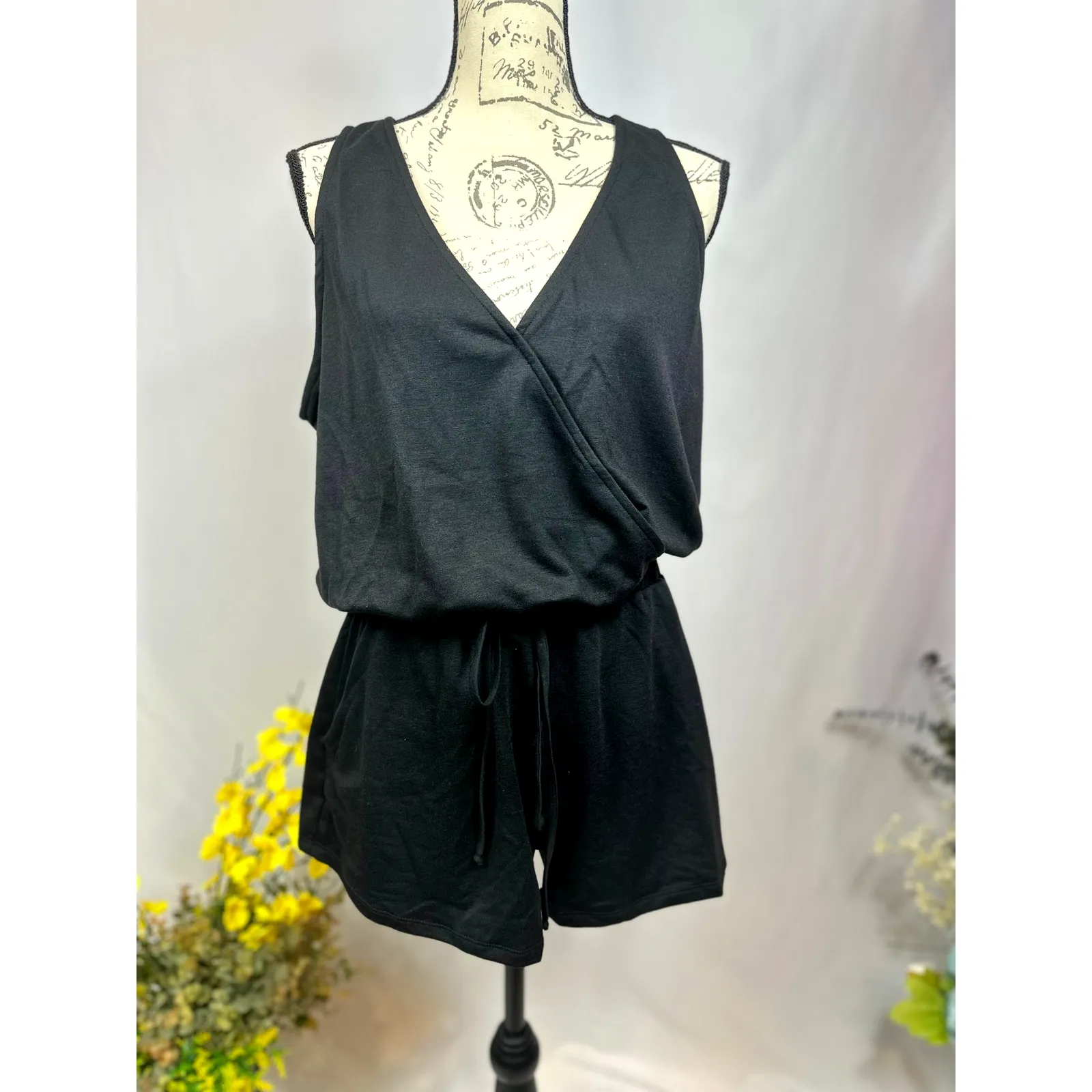 LBLC the Label Lauren Romper Drawstring Waist Pockets Black L Size L - Image 8