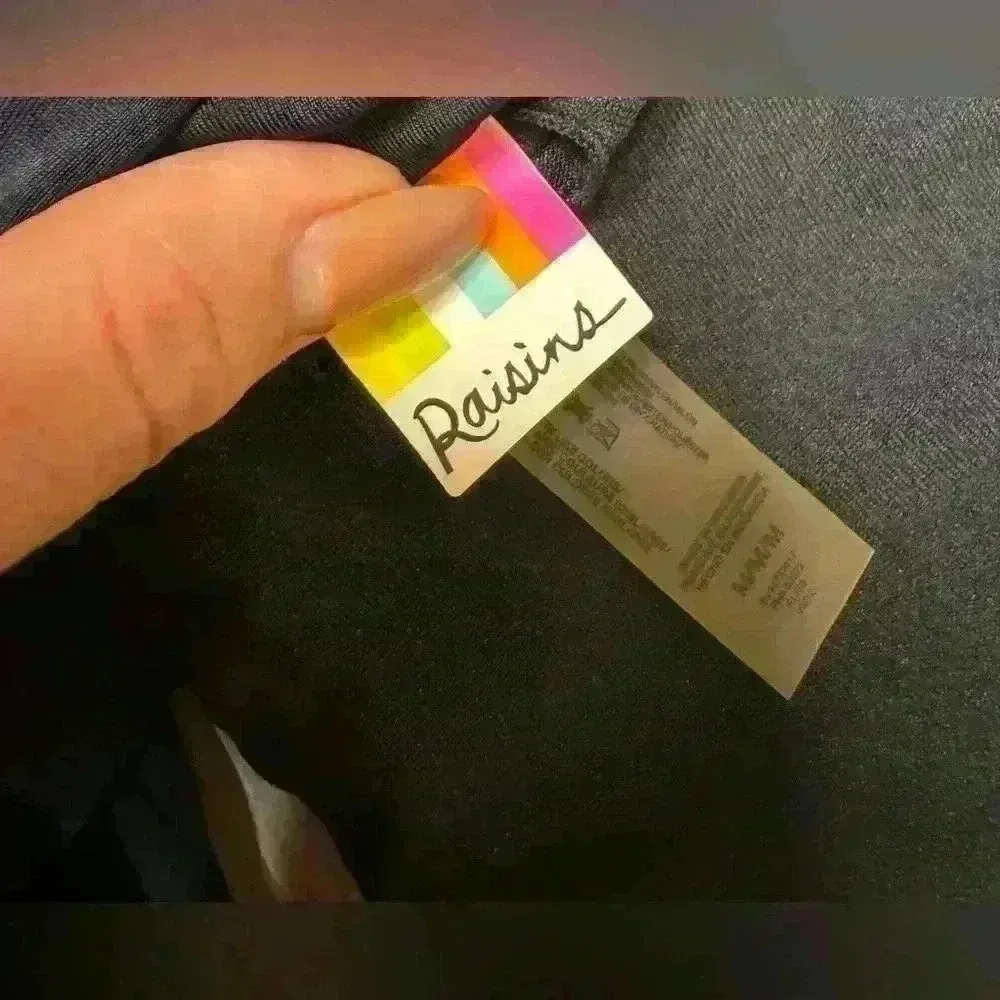 Raisins‎ Women’s Y2K Swimsuit Heart Detail Top Size M - Image 4