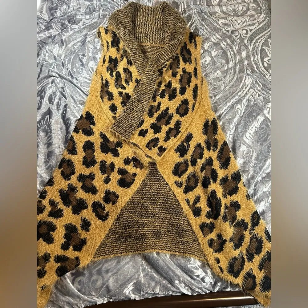 Leopard Print Open Sleeveless Cardigan Small Tan - Image 12