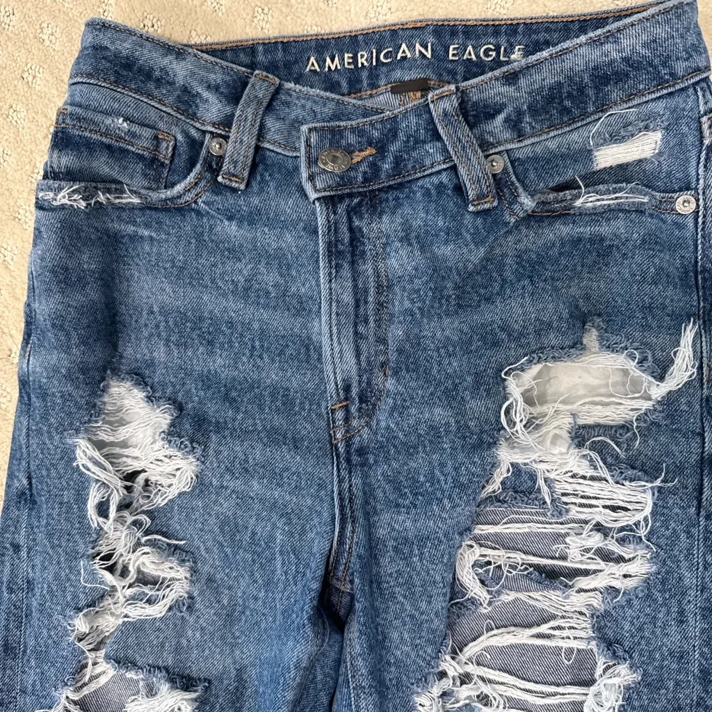 American Eagle Distressed High Rise Jeans Women’s 0 Short Blue Ripped Raw Hem - Image 3