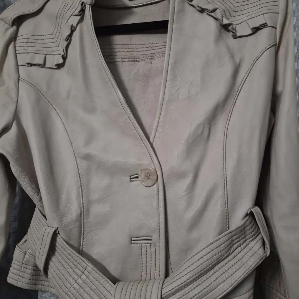 BEBE Faux Leather Moto Jacket with Ruffle Trim & Belt Beige size Large - Image 2