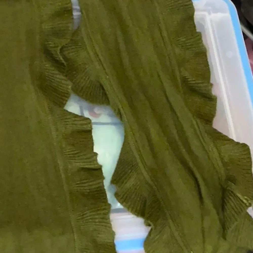 Elegant Olive Ruffled Scarf Green - Image 3