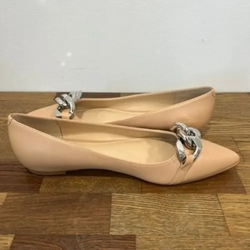 Marc Fisher Womens Seluna Flats 8 NEW $140 Beige‎ Leather Chain Point Toe Chic - Image 7